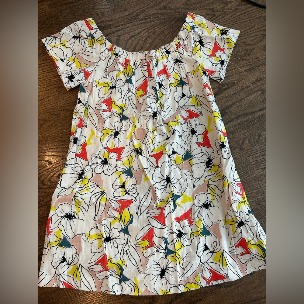 Astr floral dress. Pockets!